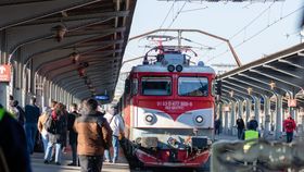 CFR anunță reluarea circulației celor 30 de trenuri suspendate marți